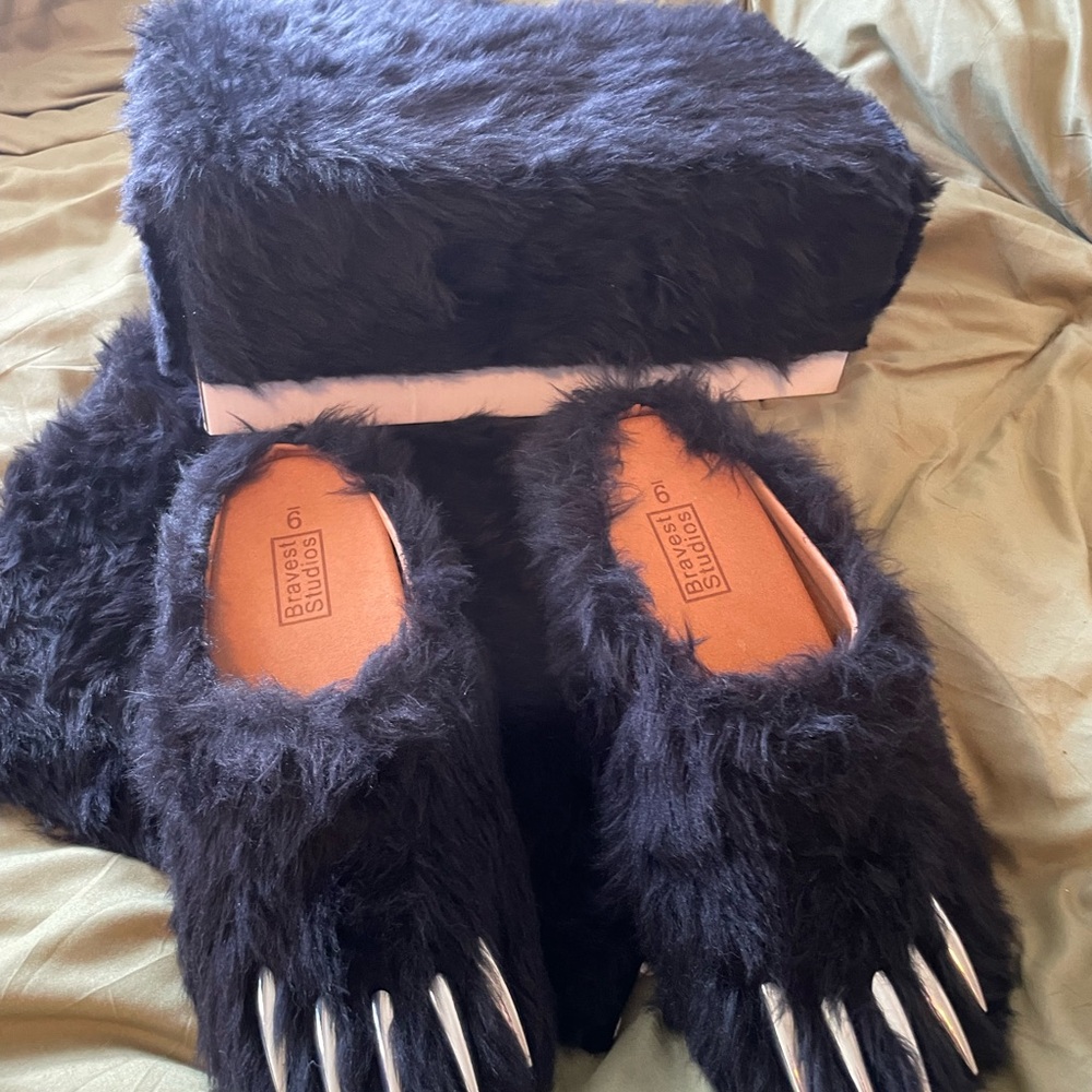 Black Bearpaw Slippers for Men